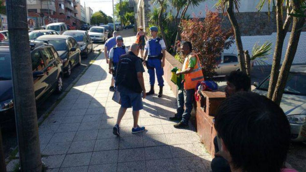 Mar del Plata Segura: Infraccionaron a 20 limpiavidrios y cuidacoches