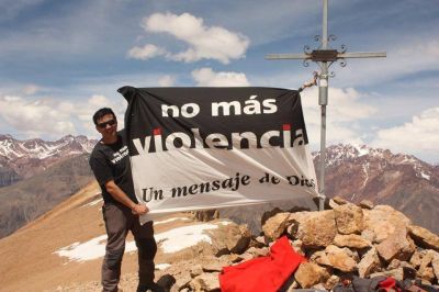 Alcanzar el Aconcagua, una de las 30 cumbres de paz por Argentina