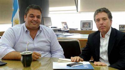 Triaca y Dujovne comenzaron a hablar del blanqueo laboral