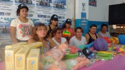 Movimiento Evita, con los chicos de barrios carenciados: juguetes y Colonia