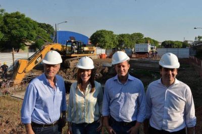 Vidal recorri� obras de saneamiento en Lan�s y Lomas de Zamora