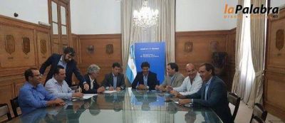 Zara firm� convenios para la construcci�n de 111 viviendas en Carmen de Patagones