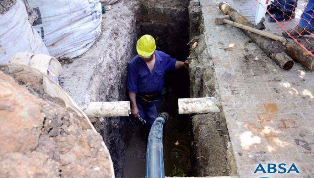 Reclaman que se declare la emergencia en agua potable en la Ciudad y corran a ABSA