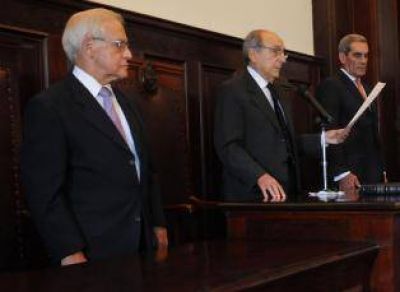 La Corte apercibe a una fiscala por �un alzamiento�