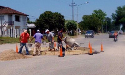 Construyen una nueva rotonda para mejorar la circulaci�n vehicular