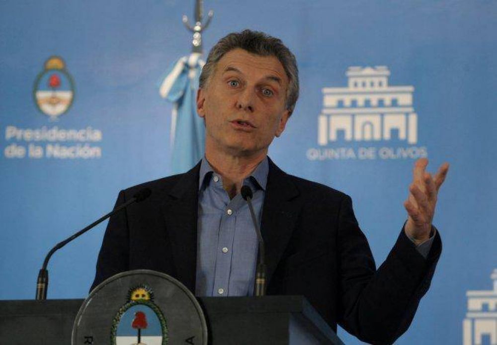 En un ao, Macri firm 18 decretos de necesidad y urgencia 