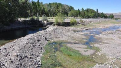 La falta de agua pone al l�mite el suministro en Chos Malal