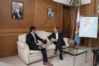 El gobierno arranc� el a�o electoral con la mira en los intendentes peronistas: �Se vienen los pases?