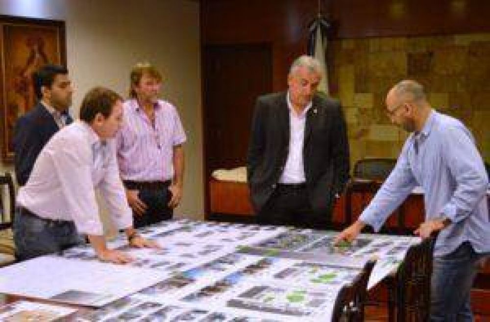 Presentaron al Gobernador importantes proyectos de planificacin y arquitectura para la provincia