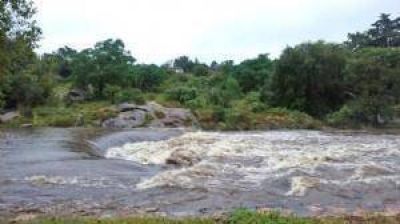 Tras las fuertes lluvias, crecieron los principales afluentes del San Roque