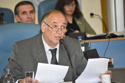 Hern�ndez, con palos al Gobierno por los incendios