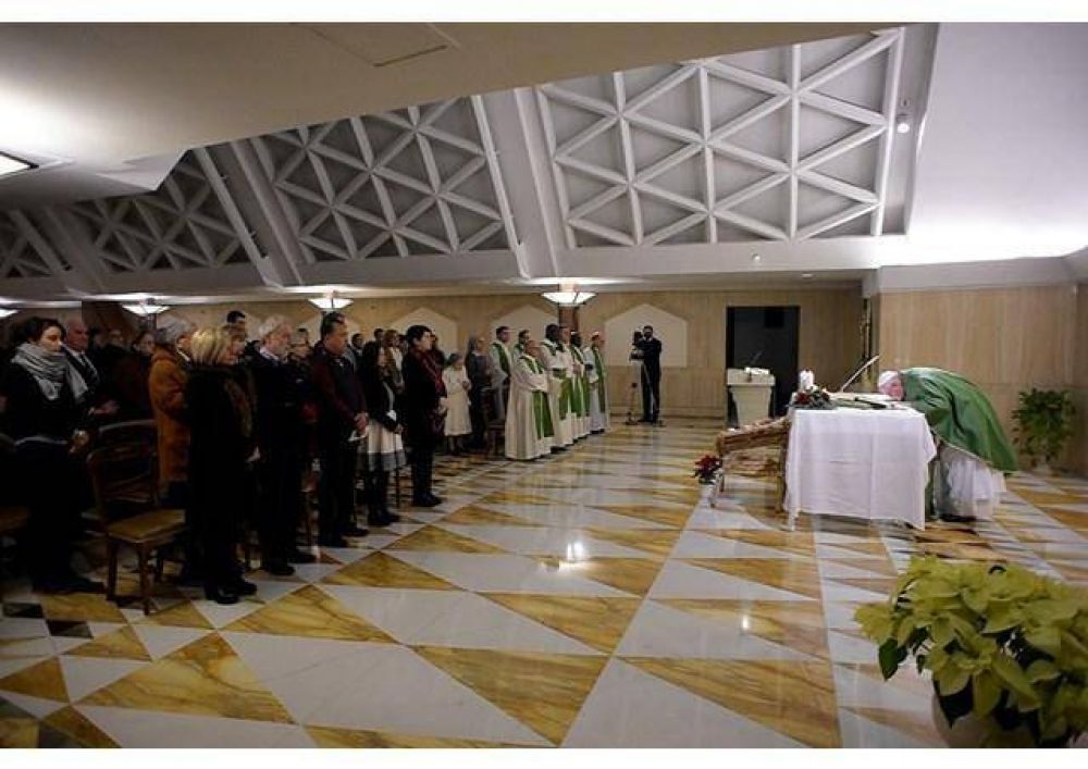 Papa: Conocer, adorar y seguir a Jes�s, el �nico Salvador