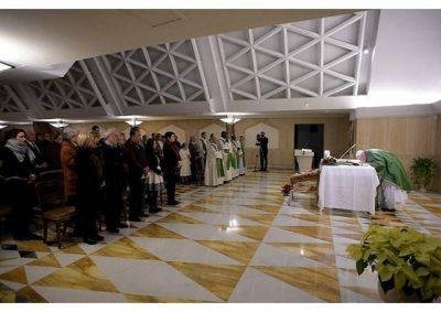 Papa: Conocer, adorar y seguir a Jes�s, el �nico Salvador