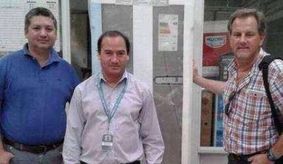Donaci�n de Carrefour para el Hospital