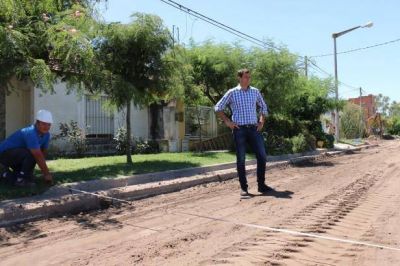 El intendente Bucca encabeza la inauguraci�n del pavimento en Vivanco
