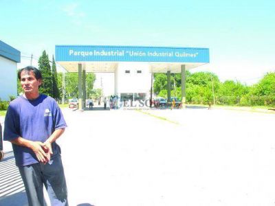 Denuncian cierre de f�bricas