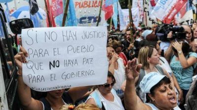 Ratificaron el paro por tiempo indeterminado en el Ministerio de Educaci�n