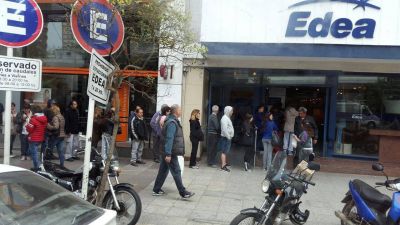Luz y Fuerza denuncia que �Edea tiene cautivos a usuarios y trabajadores�