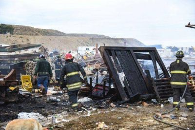 Incendio de materiales y basura caus� alarma en el Industrial