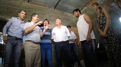 Contin�a la reconstrucci�n de las viviendas de Villa Quinteros