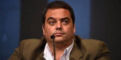 Triaca asegur� que la intenci�n de impulsar el empleo con 300 mil pasant�as no significa flexibilizaci�n laboral