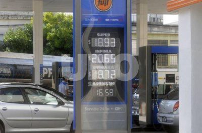 Santa Fe: las estaciones esperan el aviso oficial para la suba de la nafta