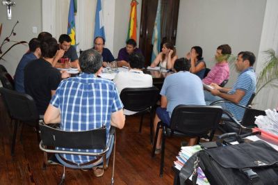Intendente y funcionarios de Obras P�blicas y Compras se reunieron para definir obras
