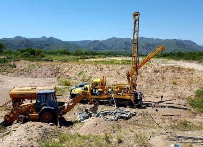 Quines: a casi 2 a�os del temporal, la Naci�n inicia la obra del puente