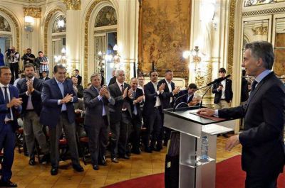Vaca Muerta: Macri quiere extender a m�s sectores la reducci�n del costo laboral