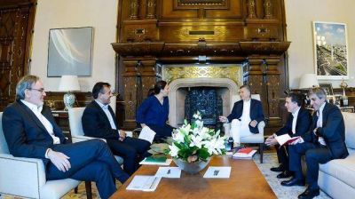 Macri tuvo su primera reuni�n de coordinaci�n con Dujovne y Caputo