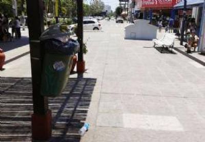 Comerciantes piden m�s limpieza en la peatonal