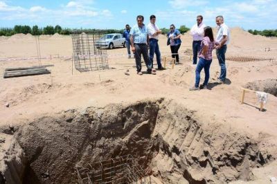 Recorrido por la construcci�n del Anfiteatro de Doma y Folclore