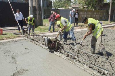 El Intendente Municipal recorri� obras de pavimentaci�n