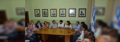 El comit� de crisis se re�ne con autoridades nacionales de desarrollo social
