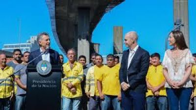Macri les advirti� a los porte�os que 