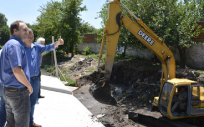 Cascallares supervis� obras del puente sobre Arroyo del Rey