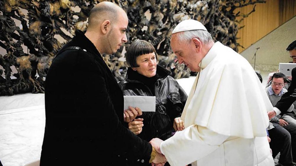 Denuncian que el papa Francisco saba de los abusos del cura Corradi desde 2014