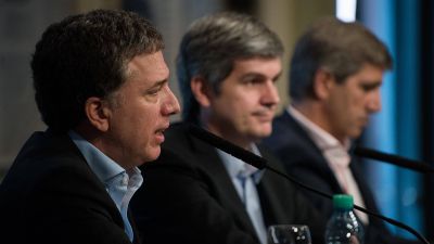 El ministro de Hacienda dispuso censar a los empleados p�blicos y limitar las incorporaciones