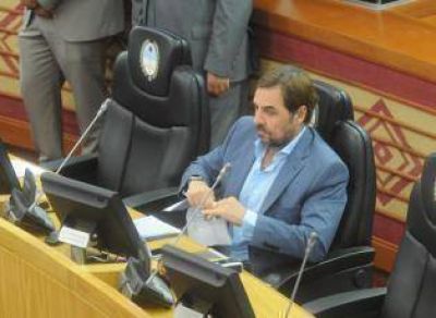 Un juez frena el decreto mediante el cual Jaldo cesante� a asesores de un legislador opositor