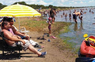 Estall� el verano en la laguna de Uriburu