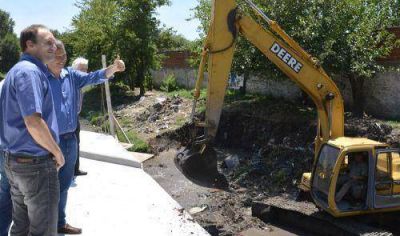 Cascallares supervis� las obras del Puente sobre el Arroyo del Rey