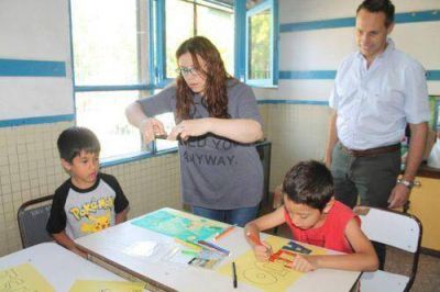 Abren las escuelas en verano con actividades para miles de chicos