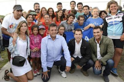 Massa hizo pie en Miramar: ��La Argentina necesita pensar como saca a los chicos de la droga�
