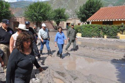 La ministra Bullrich en la zona de desastre