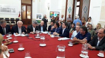 El ministro Buryaile anunci� medidas para los productores afectados por el temporal