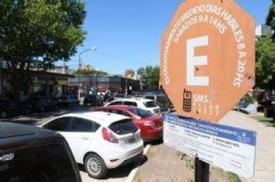 El estacionamiento medido volvi� con aumento
