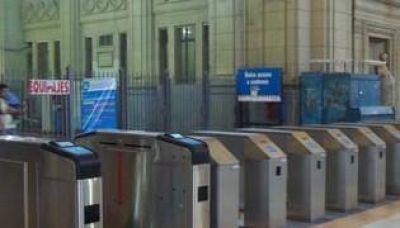 Seg�n el Gobierno, se venden m�s boletos de tren