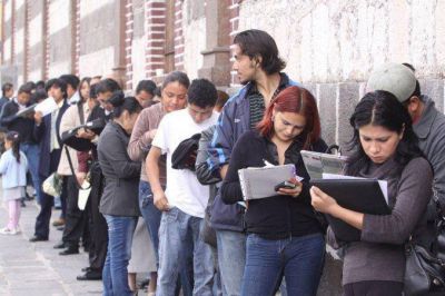 En el a�o de los despidos, Macri redujo un 84% el plan para sostener el empleo