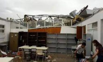Reconstruyen la escuela que casi hace desaparecer el temporal