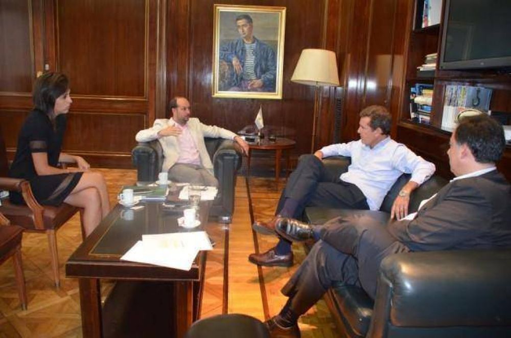 San Luis reclama a Naci�n medidas para frenar el cierre de f�bricas en la provincia